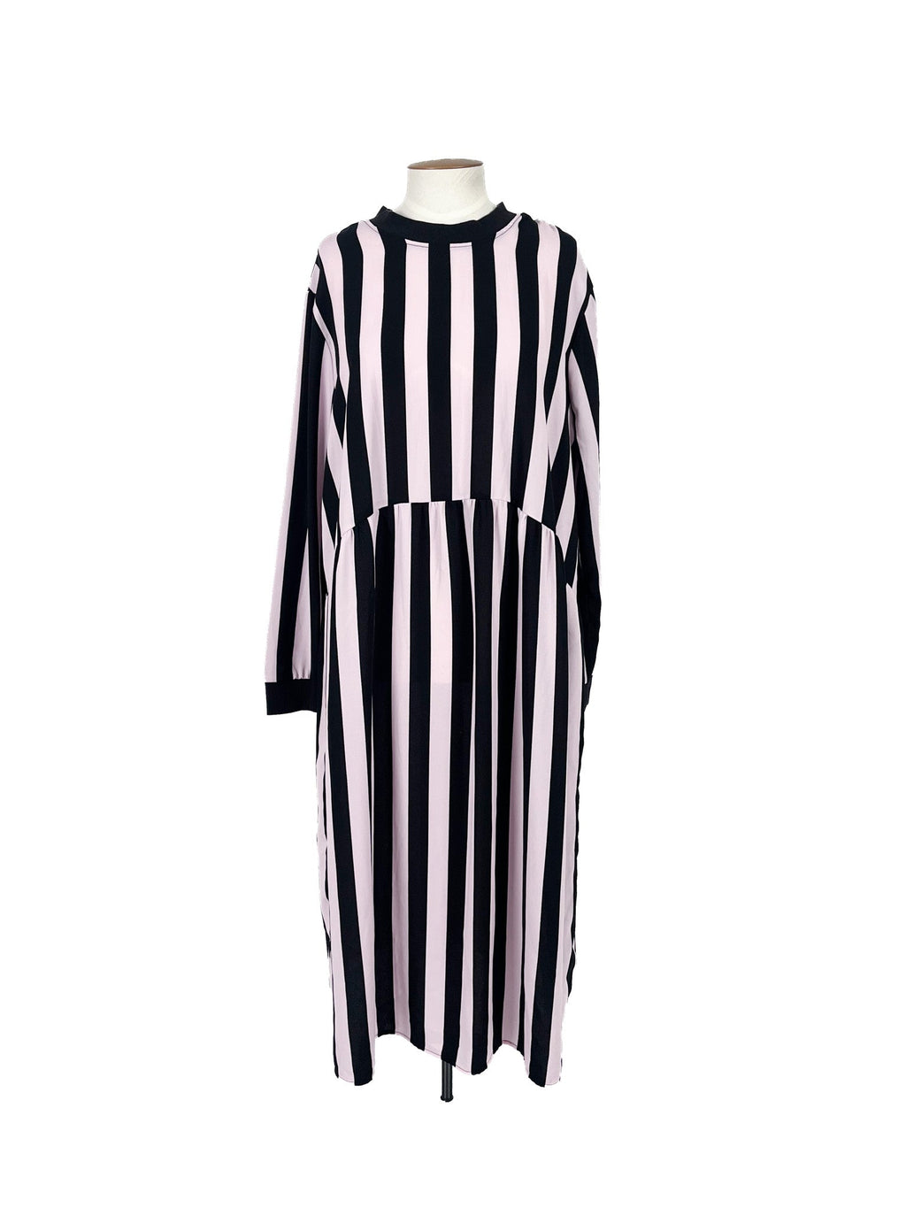 Robe midi noire et rose (taille 20)