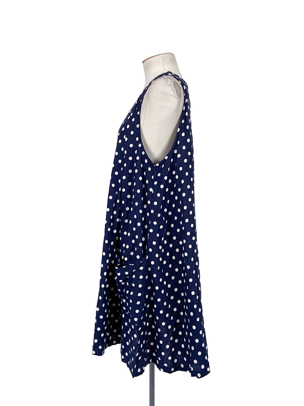 Robe courte sans manches à pois bleu marine avec poches Taille S