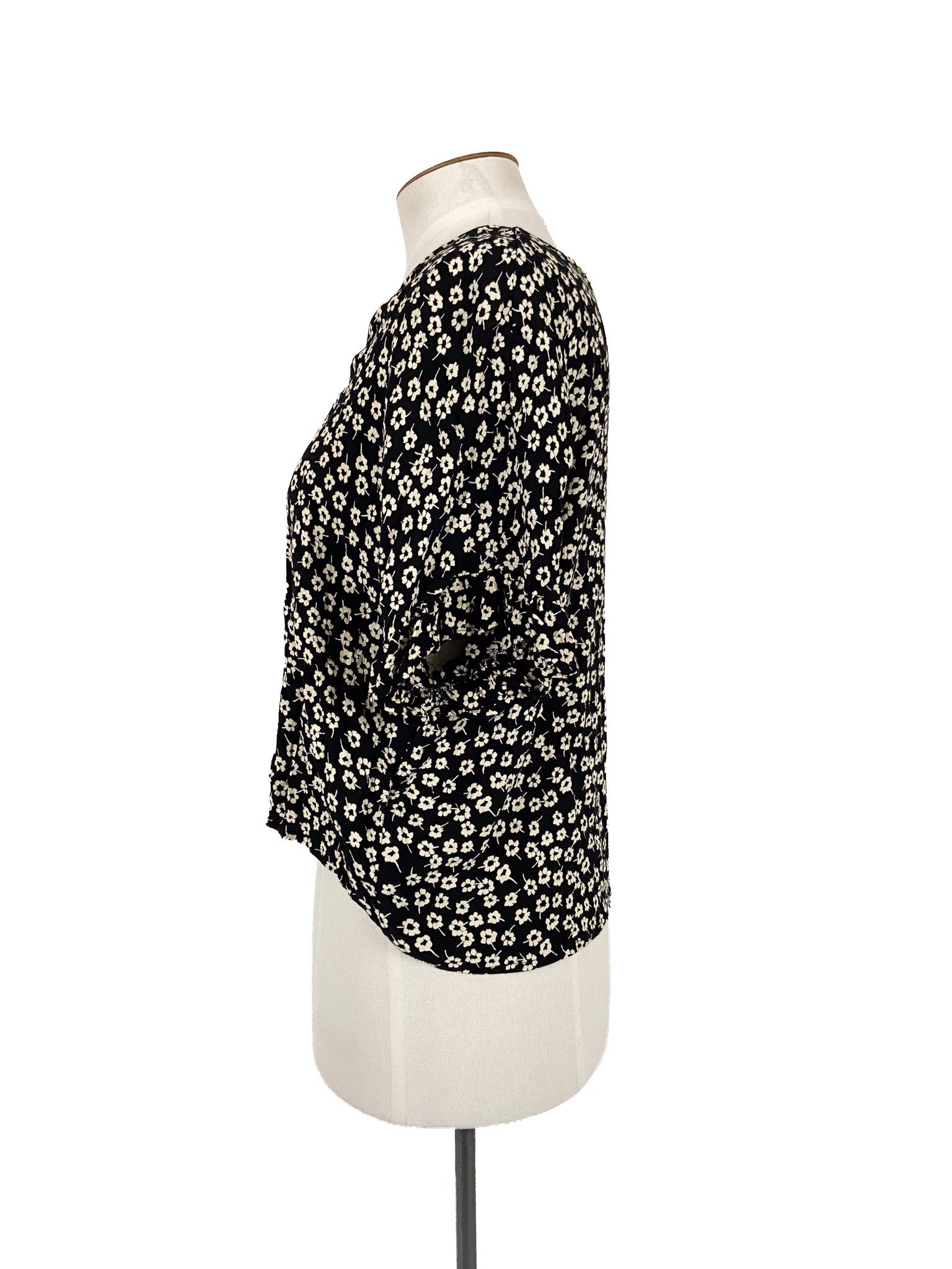 Chemisier court fleuri noir à manches courtes et léger, taille XXL