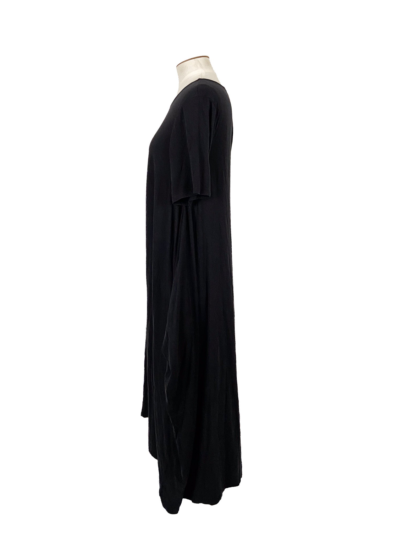 Robe mi-longue noire à manches courtes, taille 42