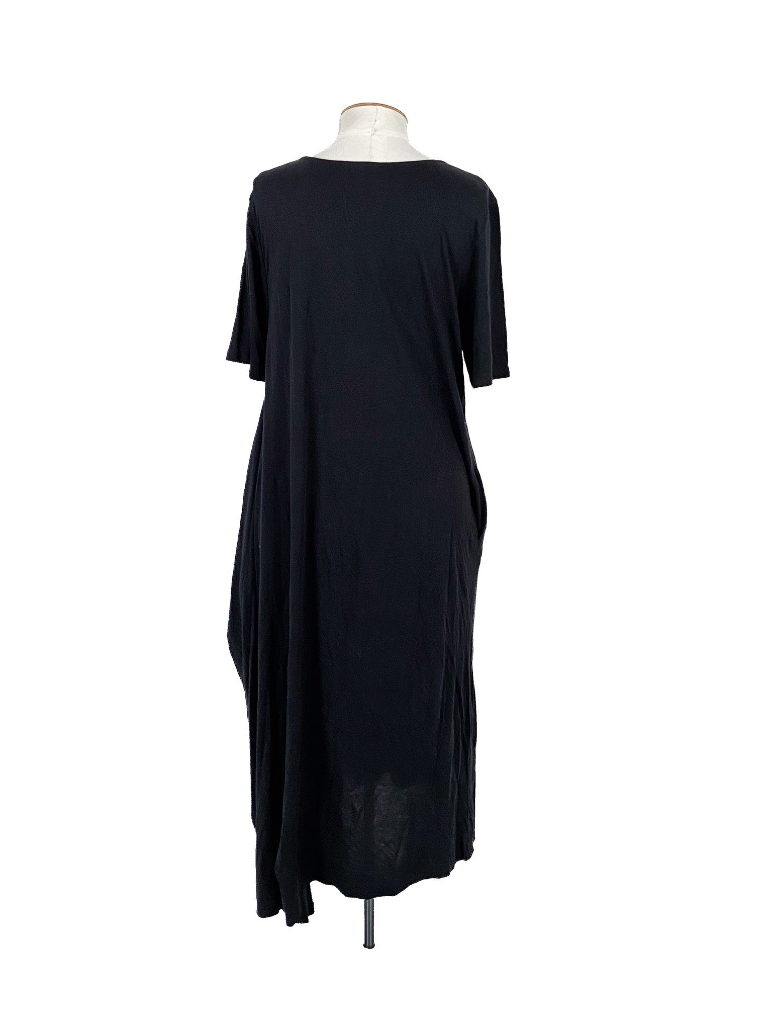 Robe mi-longue noire à manches courtes, taille 42